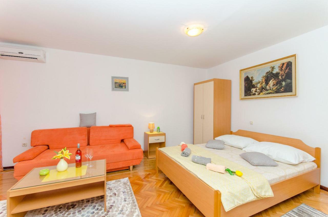 Apartments And Room Sun & Sea Podgora Exterior foto