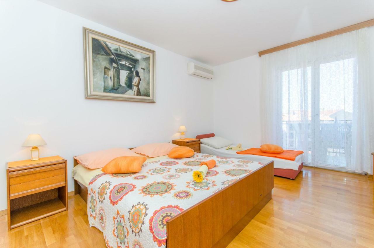 Apartments And Room Sun & Sea Podgora Exterior foto