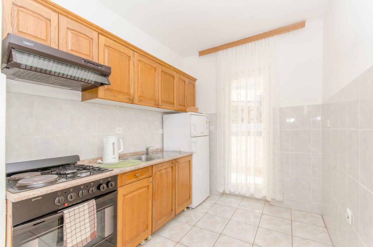 Apartments And Room Sun & Sea Podgora Exterior foto