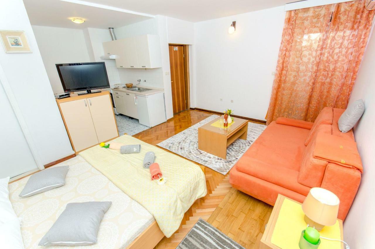 Apartments And Room Sun & Sea Podgora Exterior foto
