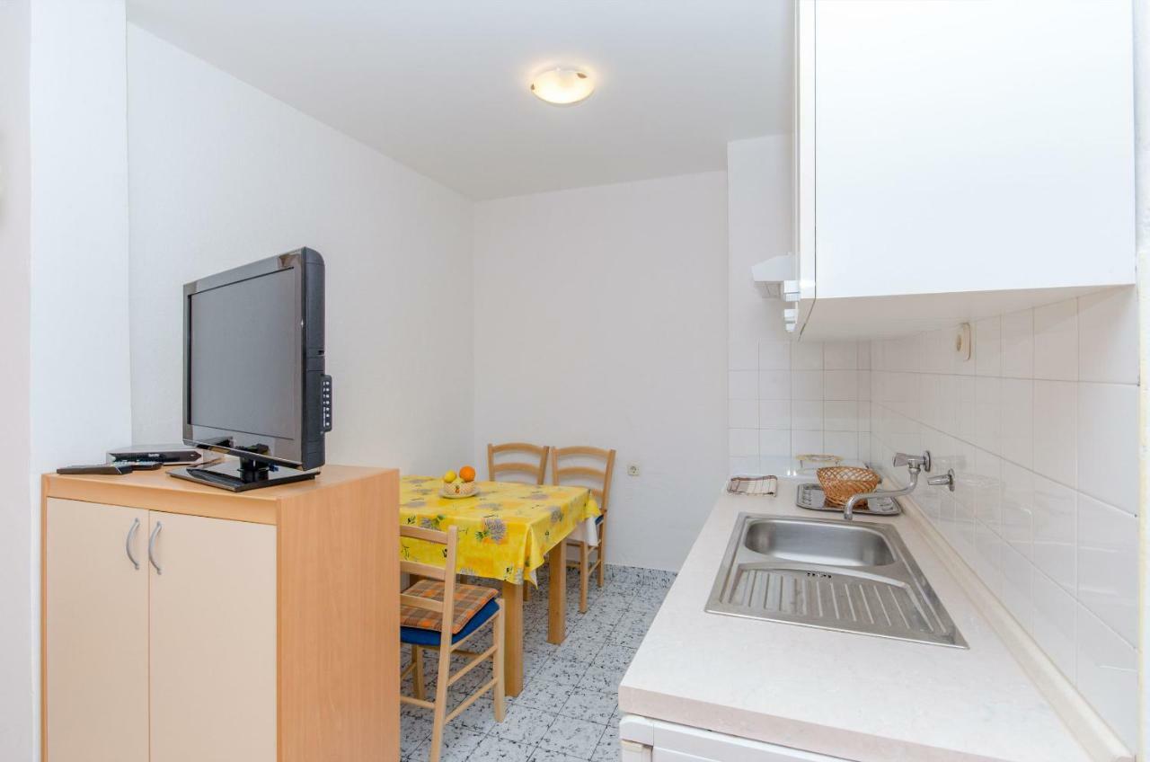 Apartments And Room Sun & Sea Podgora Exterior foto