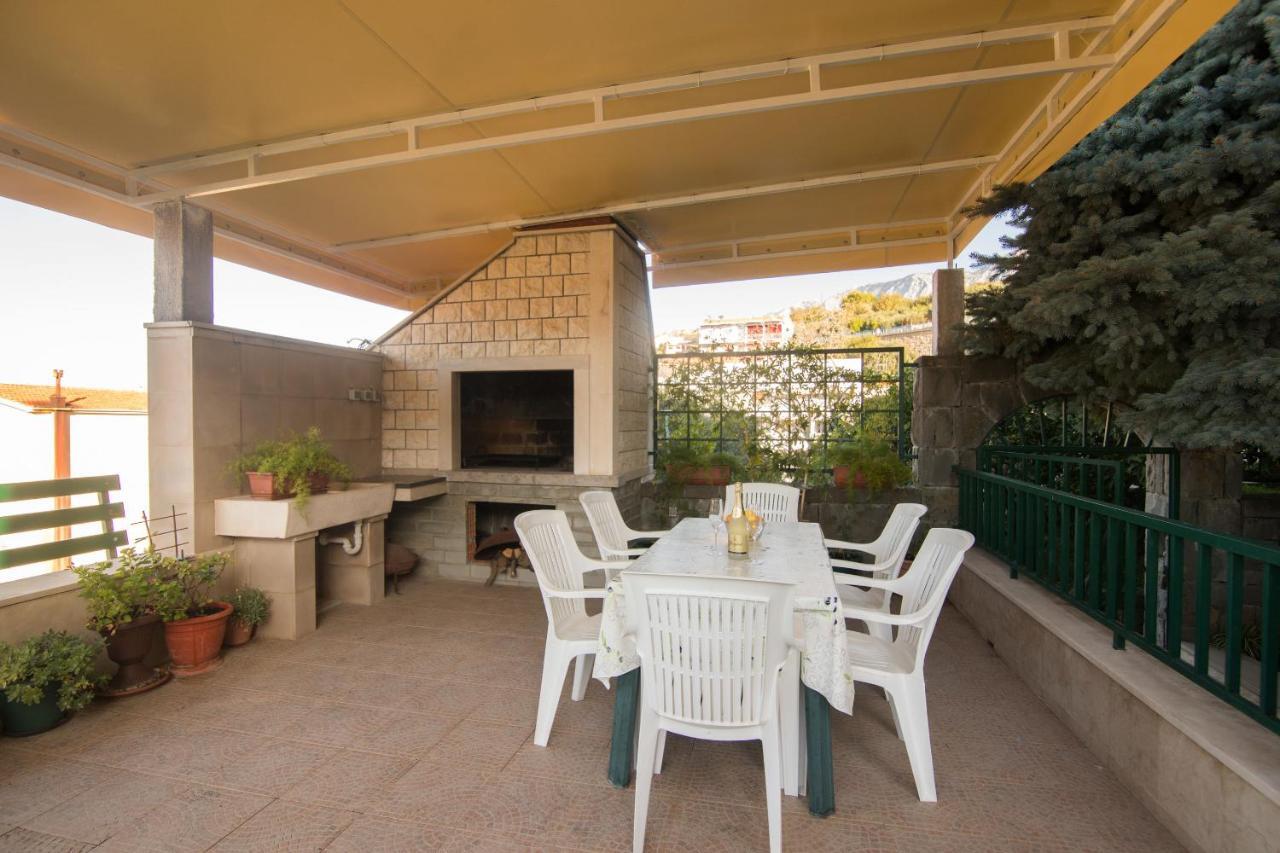 Apartments And Room Sun & Sea Podgora Exterior foto
